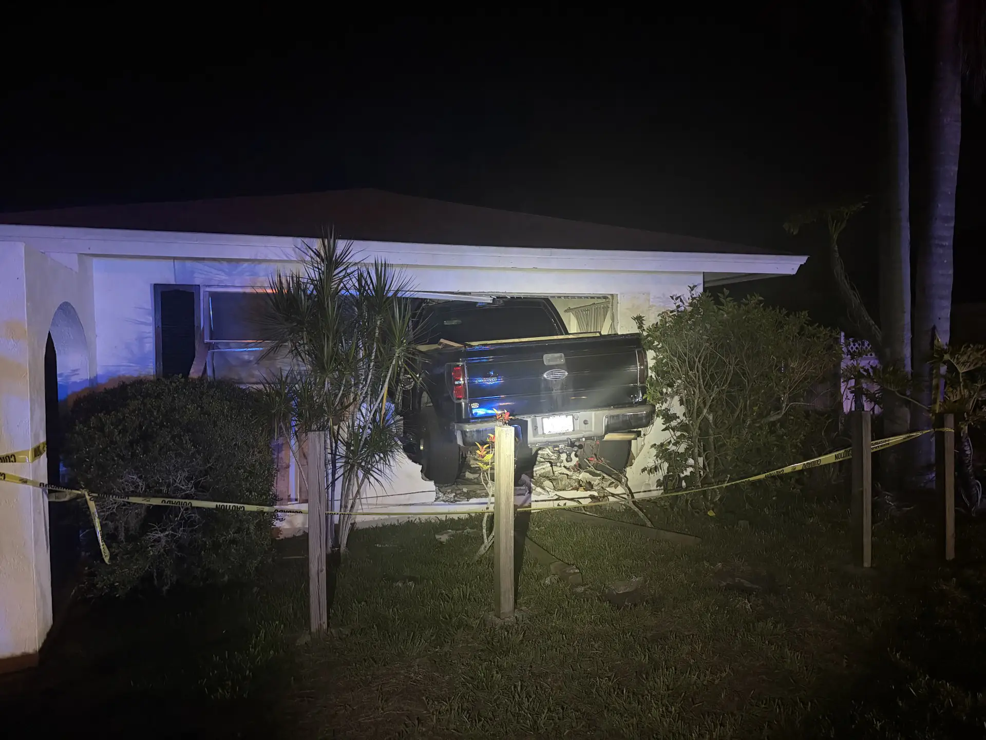Sarasota Homeowner Injured After Pickup Truck Crashes Into House On Country Club Way - Justice Pays
